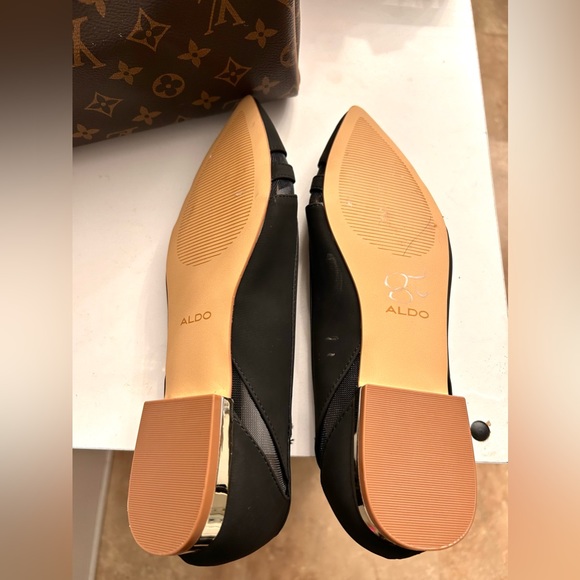 Also shoes size 7 women’s - Picture 3 of 3